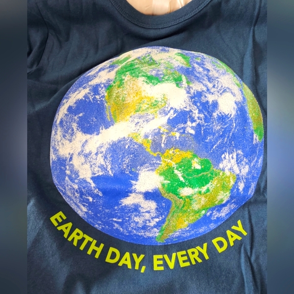 CREWCUTS NWT t-shirt Glows in the Dark Size 10 - Picture 3 of 5